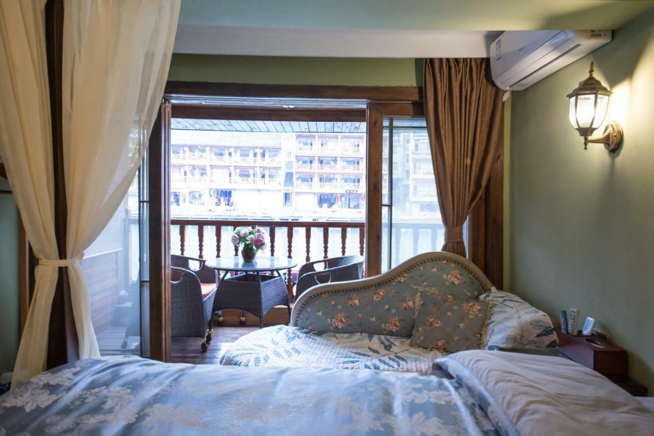 Flower Time Inn Fenghuang Zewnętrze zdjęcie