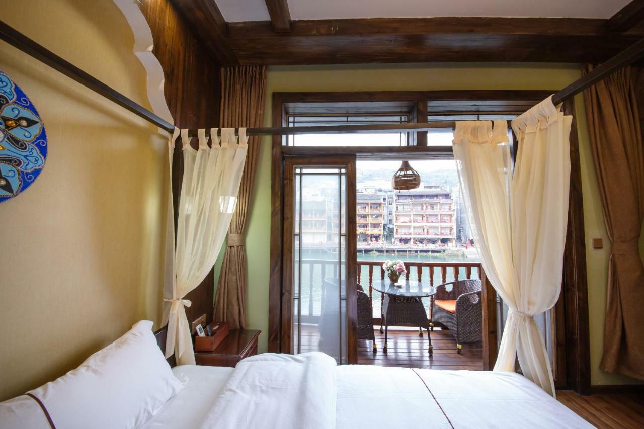 Flower Time Inn Fenghuang Zewnętrze zdjęcie