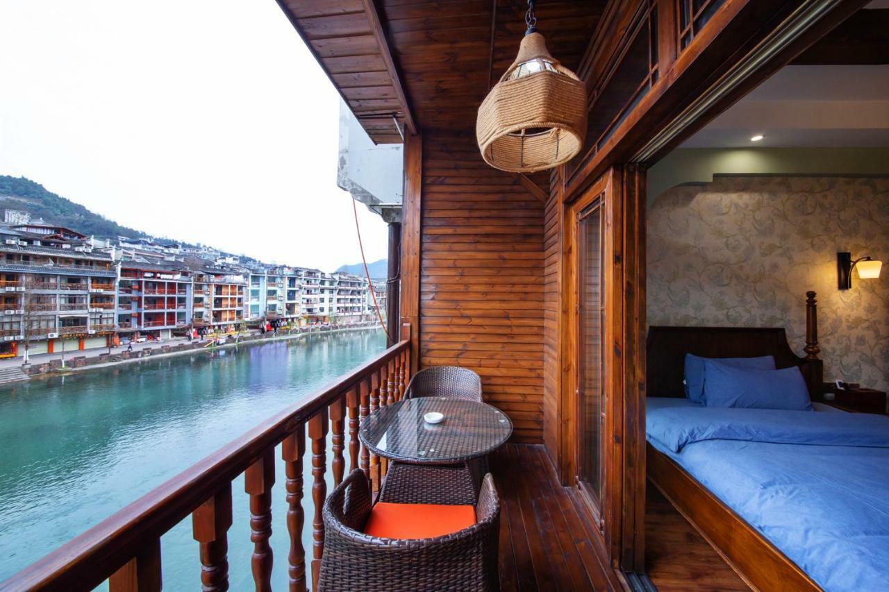 Flower Time Inn Fenghuang Zewnętrze zdjęcie