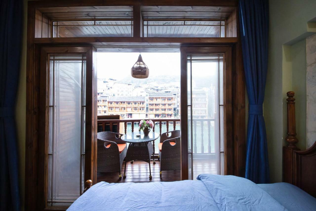 Flower Time Inn Fenghuang Zewnętrze zdjęcie