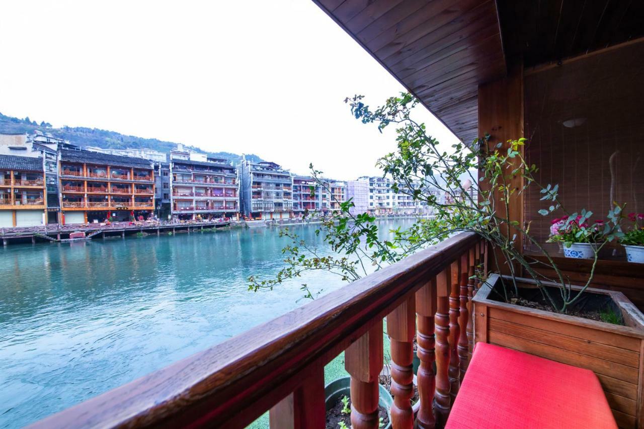 Flower Time Inn Fenghuang Zewnętrze zdjęcie