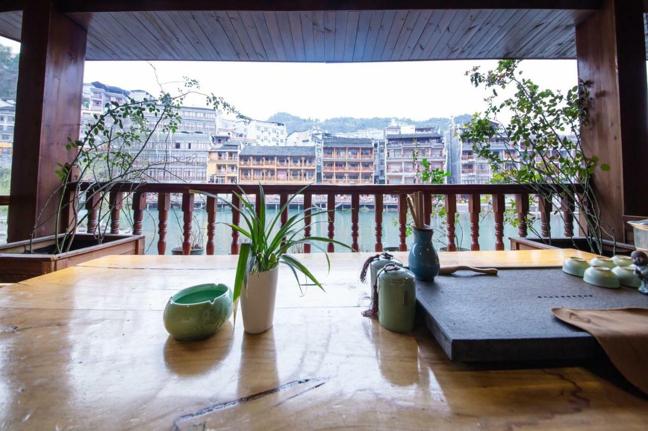 Flower Time Inn Fenghuang Zewnętrze zdjęcie